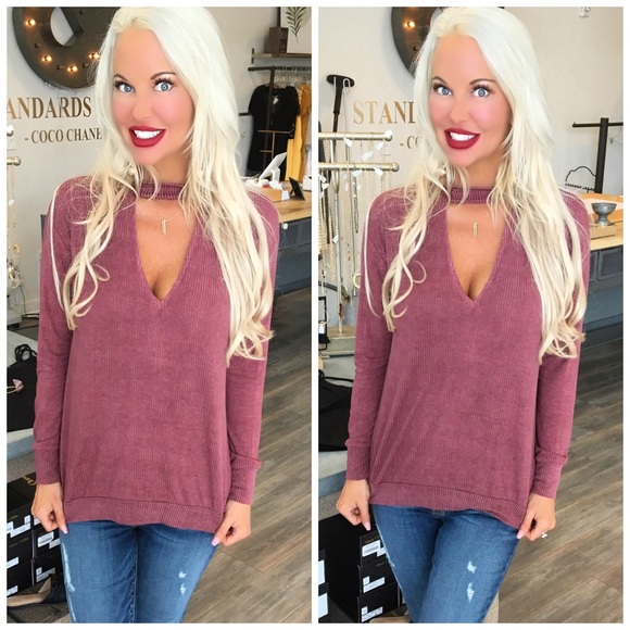 Tops - ❤️LAST 1! Beautiful Wine V Neck Choker Top!